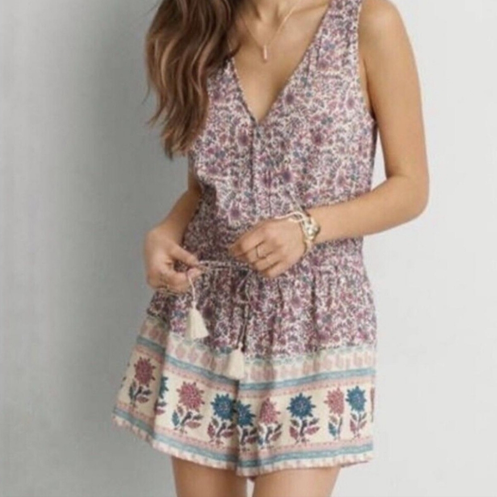 American Eagle Outfitters Floral Romper Size XS